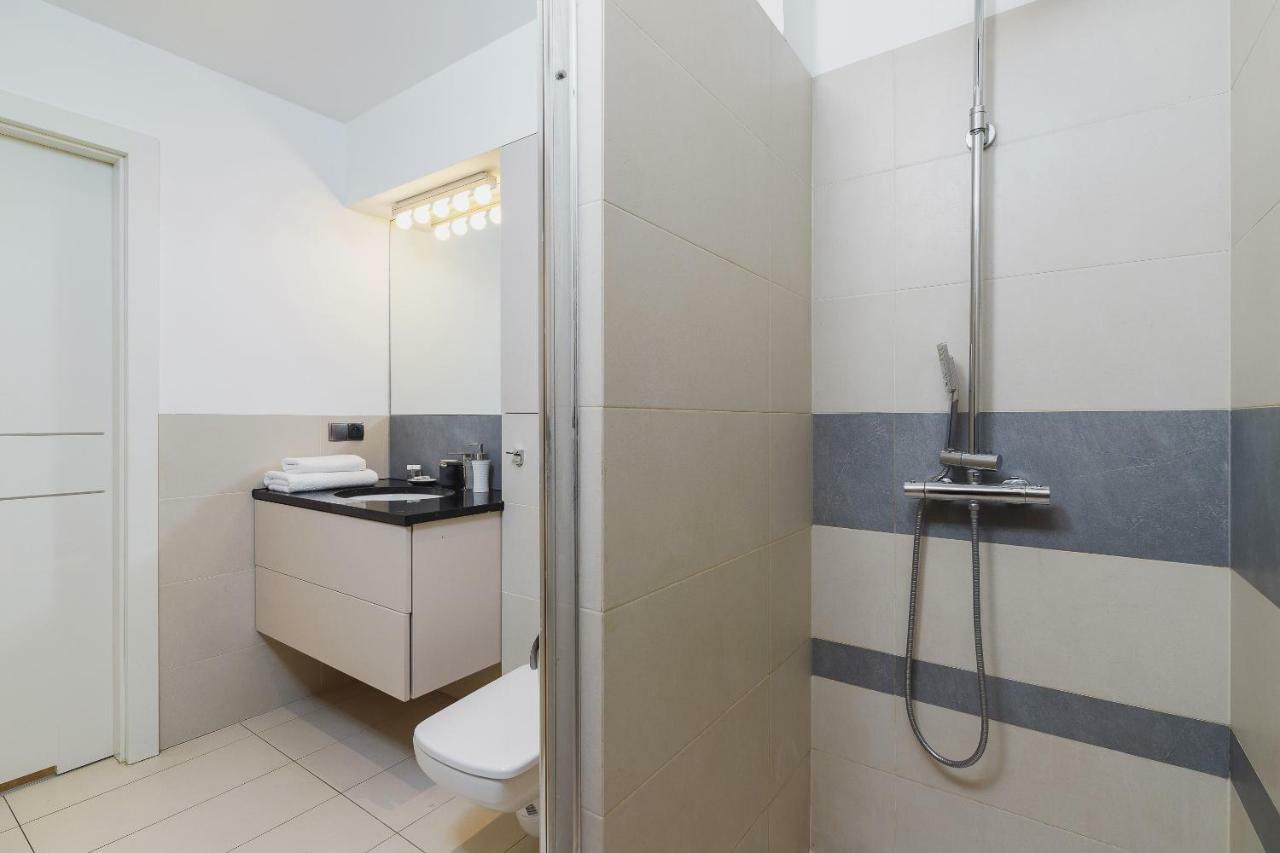 Apartments Cracow Miodowa By Renters Krakow Exterior photo